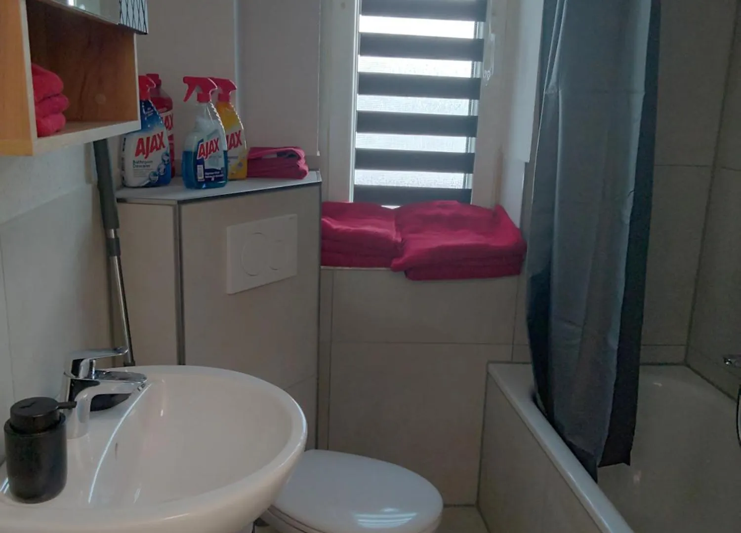 Modernes Apartment Im Stadtzentrum Dusseldorf